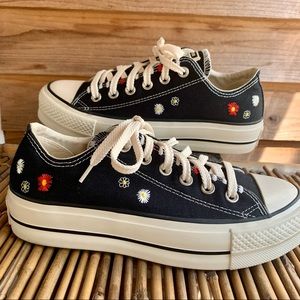 daisy embroidered converse